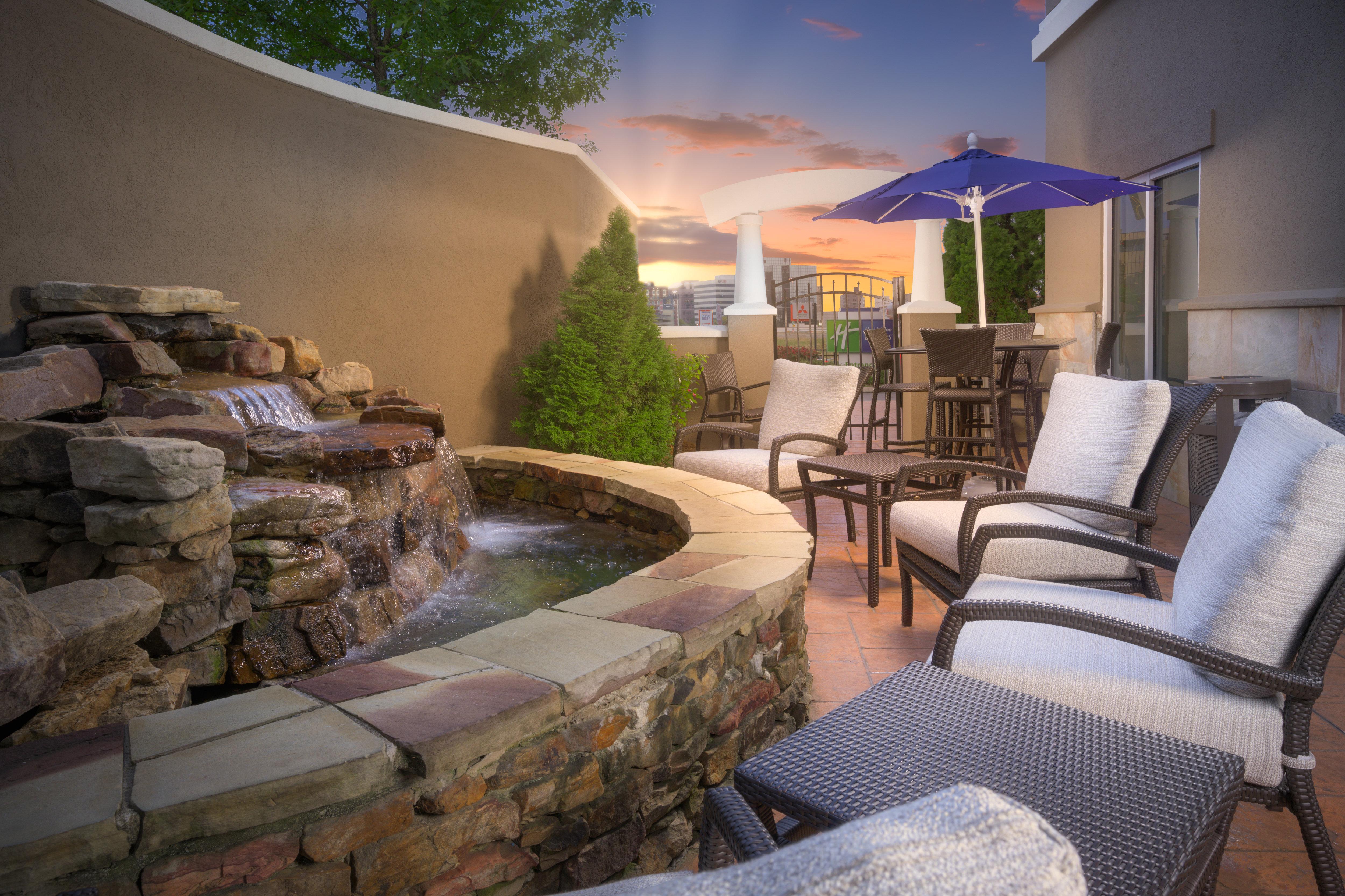 Holiday Inn Express Hotel & Suites Chattanooga Downtown By Ihg Exterior foto